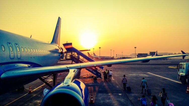 Buy cheap airline tickets, how do you do that? We have 3 tips!