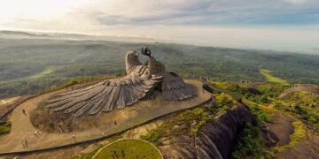 Artist spent 10 years of his life to create the largest bird statue in the world