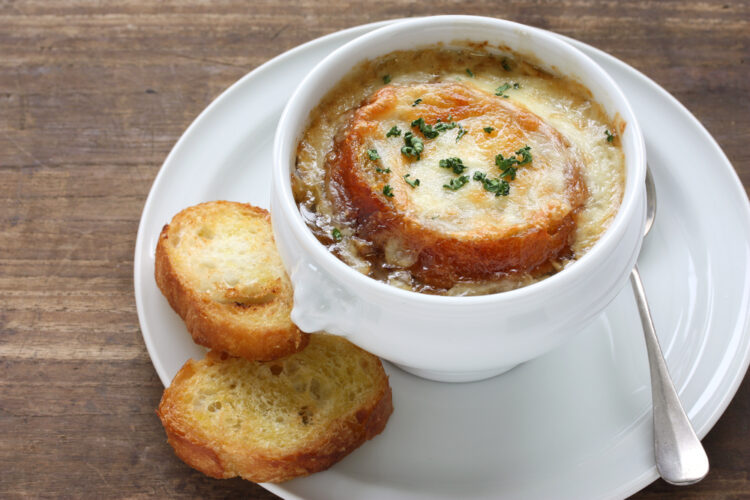 A quick recipe for awesome French onion soup
