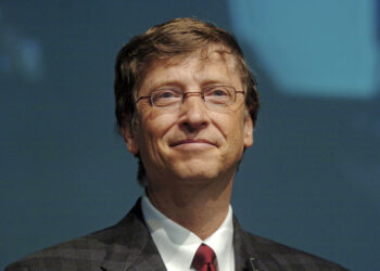 What billionaire Bill Gates keeps in his wallet may surprise you