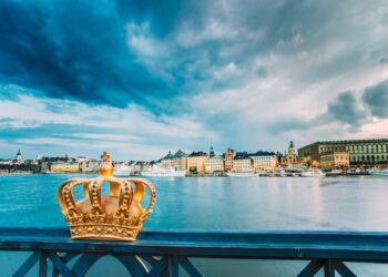 What are the oldest monarchies in the world?