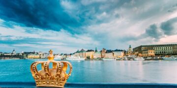 What are the oldest monarchies in the world?
