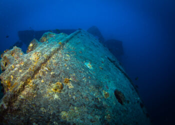 The story of the first manned journey to the sunken Titanic wreck