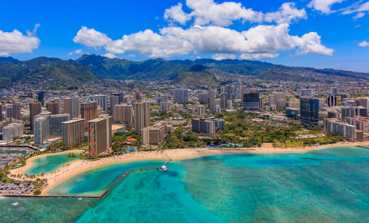 Waikiki Beach in Hawaii: why is it in trouble?