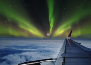 Pilot’s tip: how to see the Northern Lights when you fly