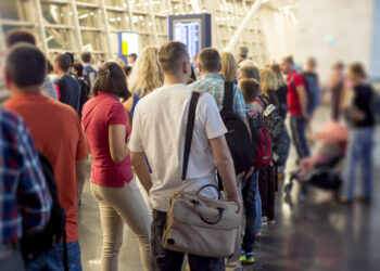 Tips to avoid long lines on the airport