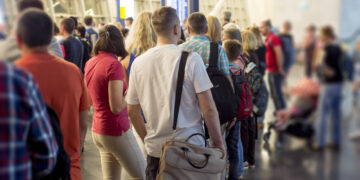 Tips to avoid long lines on the airport